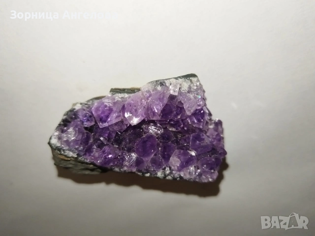 Естествен аметист – необработена друза, 75 г / 6,5 см, бразилски. , снимка 3 - Други ценни предмети - 53132842