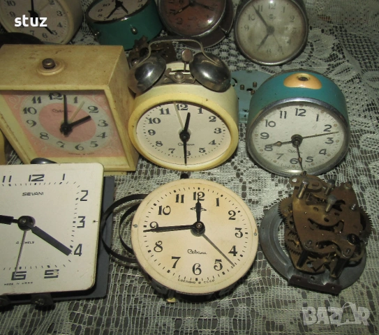 Механични будилници "Севани" и "Ереванский" за реставрация, или за части, сет 14 бр., снимка 5 - Антикварни и старинни предмети - 53398980