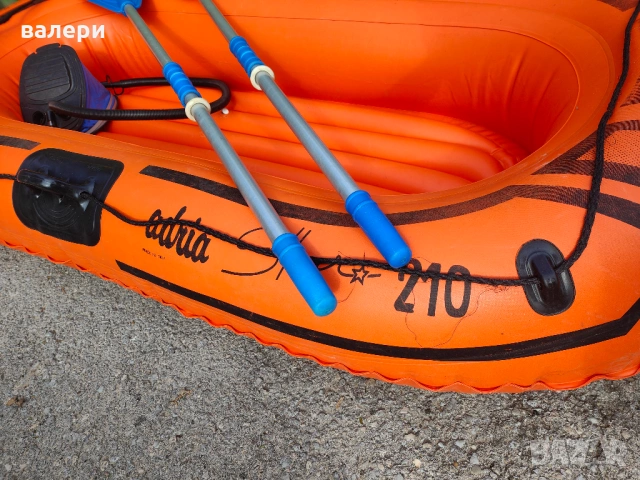 Лодкa с гребла произведена в Италия материяла е дебел, снимка 3 - Воден транспорт - 53870668