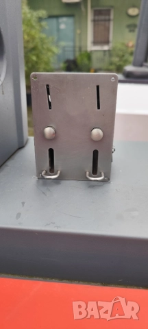 Двоен механичен монетник.