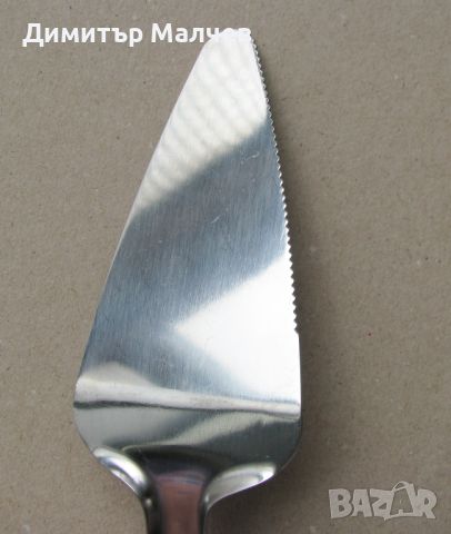 Метална лопатка за торта с пластмасова дръжка, запазена, снимка 4 - Прибори за хранене, готвене и сервиране - 46350524
