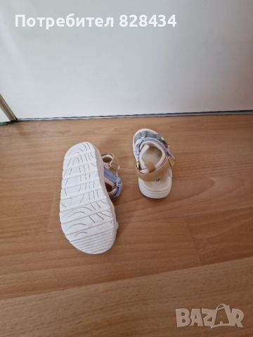Сандали H&M, снимка 4 - Детски сандали и чехли - 46243550