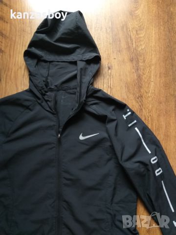 Nike Essential Jacket W - страхотна дамска ветровка КАТО НОВА , снимка 4 - Спортни екипи - 45811891
