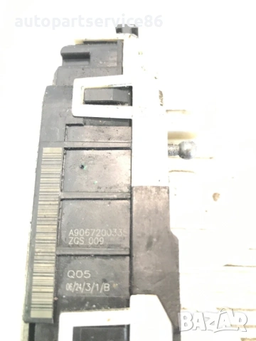 Заключващ механизъм предна дясна врата за Mercedes W906 Sprinter (2006-2011) A9067200335, снимка 2 - Части - 54089353