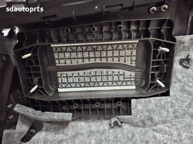 Ново Кожено Табло с Сив шев Mercedes W206 AMG, снимка 13 - Части - 53896993