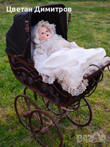 АНТИКВАРА дървена количка комплект с порцеланова кукла , снимка 2 - Антикварни и старинни предмети - 54195587