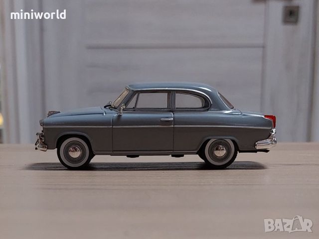 Borgward Isabella 1961 - мащаб 1:43 на Salvat моделът е нов в блистер, снимка 2 - Колекции - 45865328