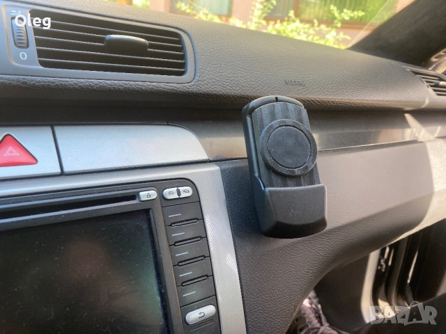 Магнитна стойка за телефон Passat b6/b7/CC + Подарък, снимка 2 - Аксесоари и консумативи - 52975561