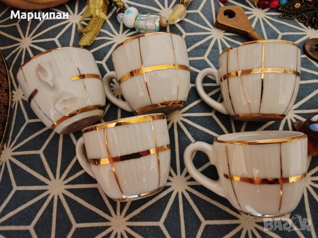 Лот антикварни чашки