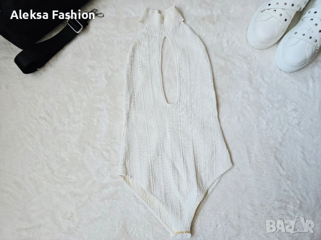 Кремаво боди с гол гръб 