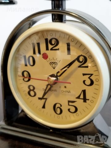 Стар механичен будилник, настолен часовник, снимка 2 - Антикварни и старинни предмети - 46400277