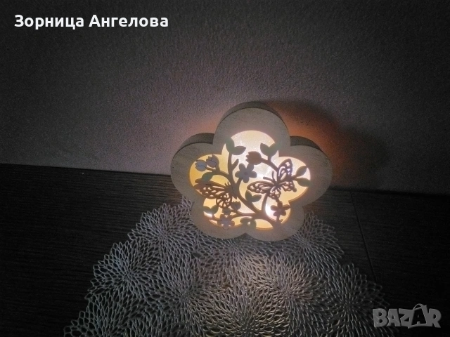 Декоративна LED лампа с пеперуди (дървена) Производител: Matrix Handels GmbH Германия