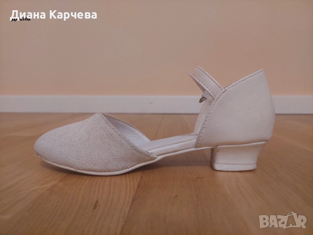 Продавам бели официални детски обувки за момиче размер 31, снимка 4 - Детски обувки - 51789656
