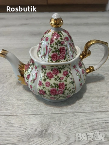 Френски порцеланов сервиз Limoges  ръчно рисуван . Чайник, захарница, 6 чаши и 6 чинии , снимка 10 - Сервизи - 53415849