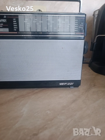 Ретро радио VEF221, снимка 2 - Радиокасетофони, транзистори - 51753622