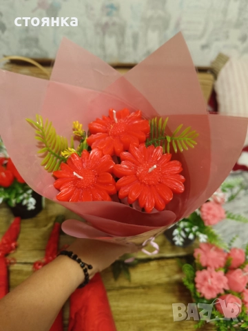 Восъчни цветя, снимка 2 - Изкуствени цветя - 51646847