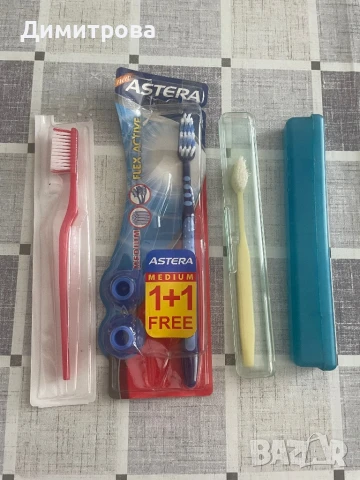 Четка /четки/ за зъби с кутийка, кутийки за съхранение на четки за зъби