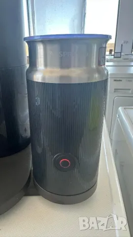 Кафе машина Nespresso, снимка 3 - Кафемашини - 49735774