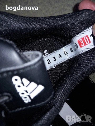 Нови оригинални маратонки Adidas, снимка 8 - Маратонки - 53992683