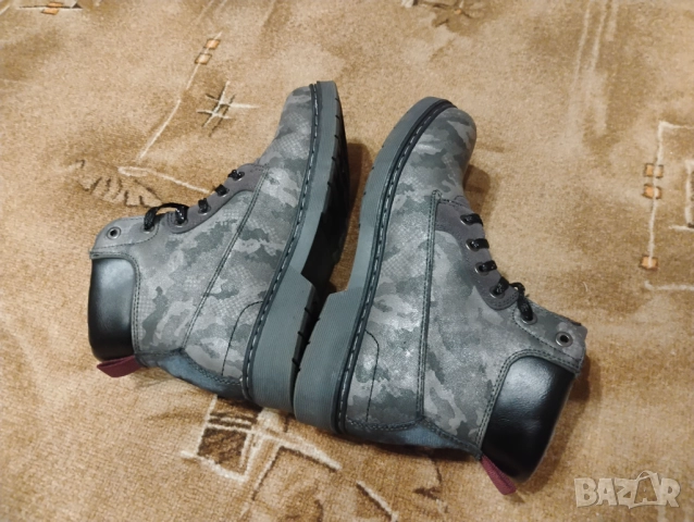 Почти нови топли Дамски Боти Runners 37 ми номер Сиви, Камуфлаж, Еко кожа, Полар, снимка 3 - Дамски боти - 52030385
