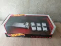 nissan garage hot wheels premium 1:64, снимка 1