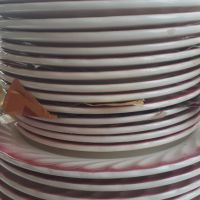 Лот чинии с червен/розов ръб, снимка 3 - Чинии - 45083716