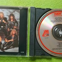 глем метъл Ratt - Rich for the Sky CD, снимка 2 - CD дискове - 46205197