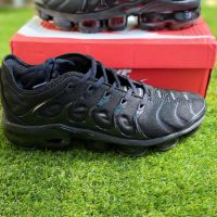Nike vapormax plus triple black, снимка 4 - Ежедневни обувки - 45539191