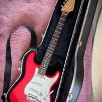 Американски Fender Stratocaster 2000г. Продавам, снимка 1 - Китари - 45467398