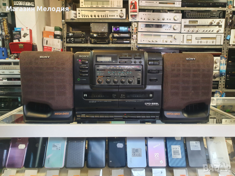 Радиокасетофон SONY CFD-555L Две касети, радио и диск. В отлично техническо състояние. В добър външе, снимка 1