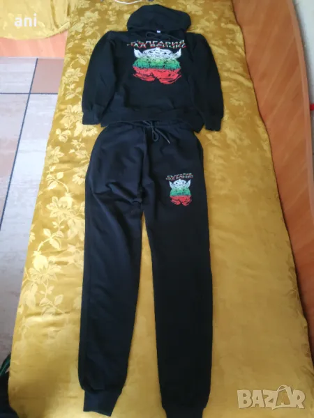 Спортен екип /горница с качулка и долница/, снимка 1