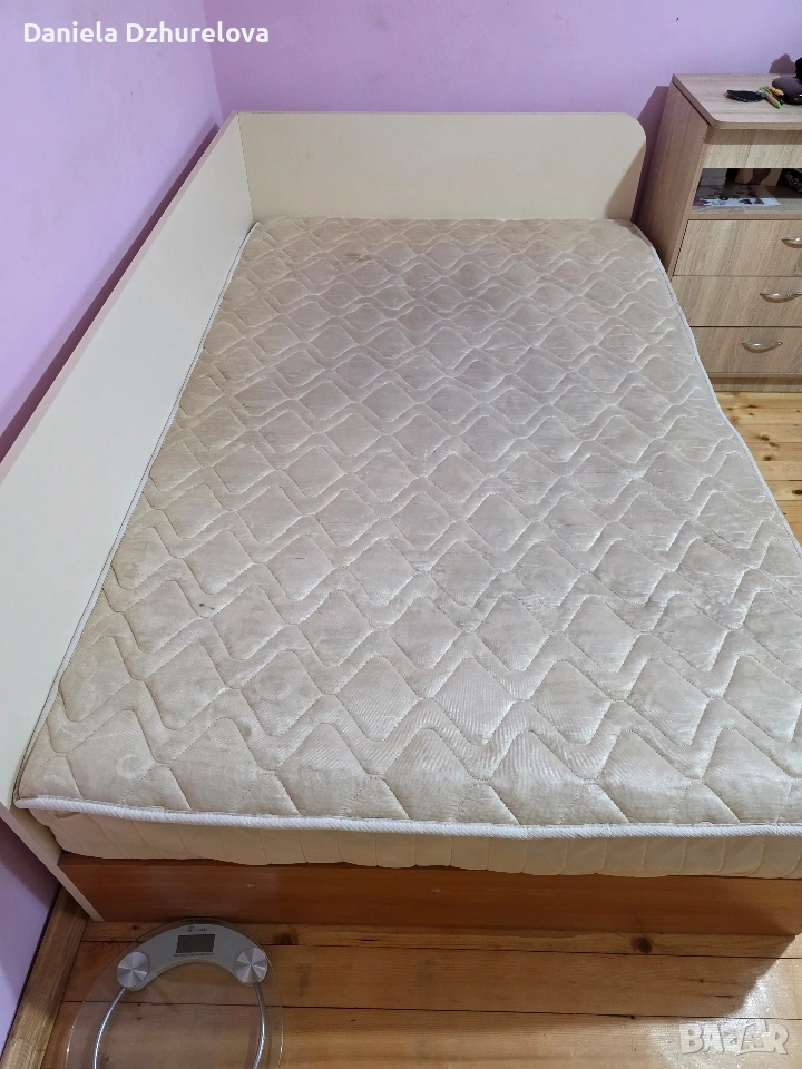 Продавам Приста с матрак, повдигащ механизъм и ракла, снимка 1