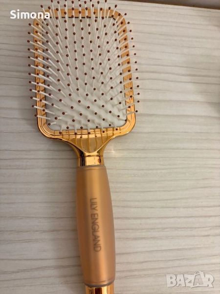 Hairbrush (Четка за коса), снимка 1