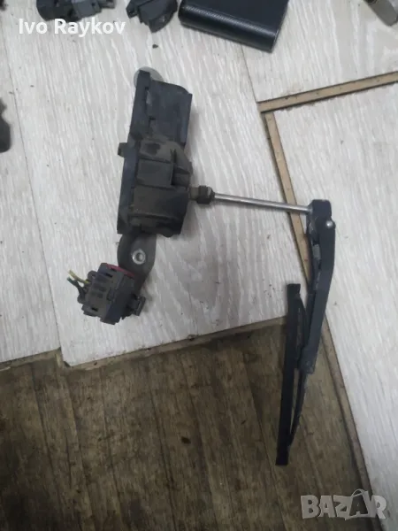 Чистачка фар ,лява и дясна за saab 93 , 900, снимка 1