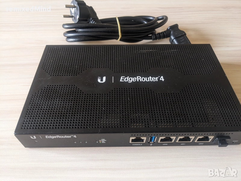 Ubiquiti EdgeRouter 4 кабелен рутер, снимка 1