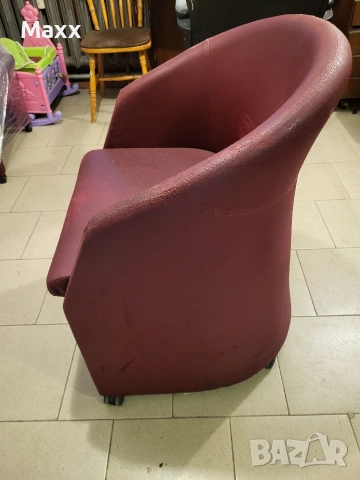 Продавам 4 броя кожени столове, снимка 3 - Дивани и мека мебел - 52816743