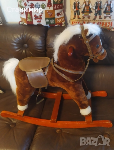 Детско люлеещо се конче 