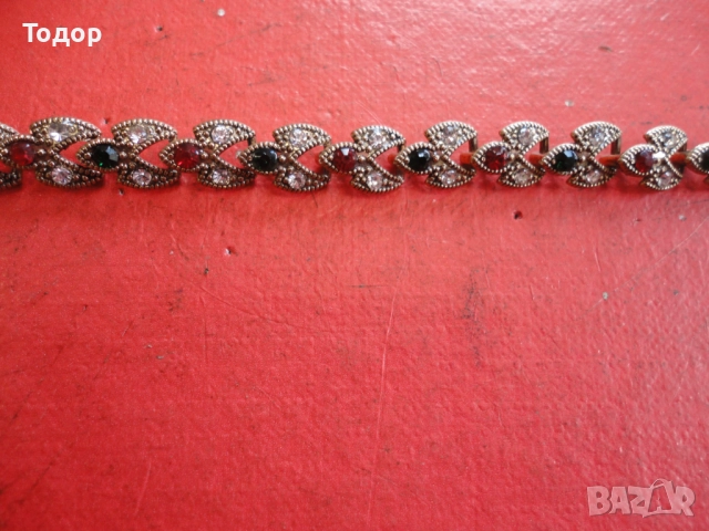 Позлатена гривна с камъни 3, снимка 3 - Гривни - 52661607