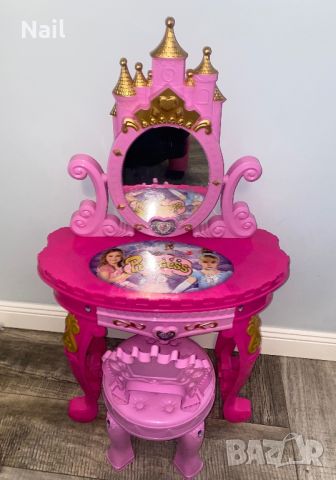 Детска гримьорна замък за принцеси, снимка 1 - Други - 45728598