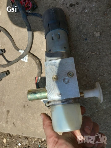 Помпа за таван пежо 206цц , снимка 2 - Части - 50488746