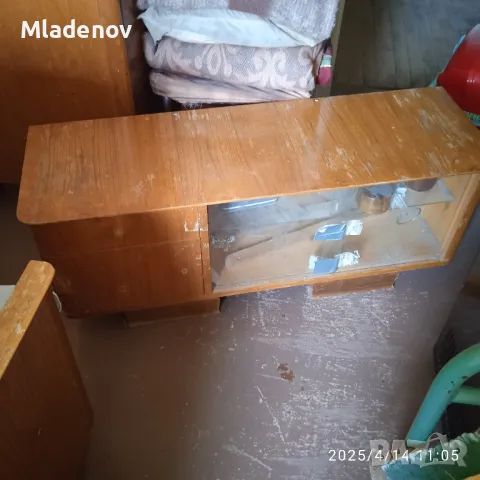 За харесващи мебели от 60-70години, снимка 2 - Гардероби - 49851920