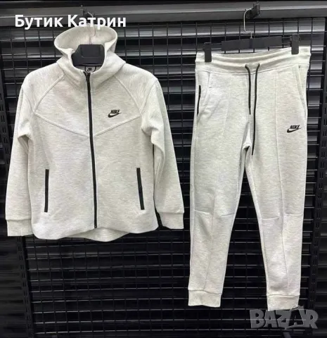 Дамски екипи Nike , снимка 3 - Комплекти - 48581888