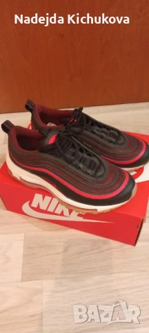 Дамски маратонки Nike Air Max 97(GS).Номер 37,5.Обувани един,два пъти.Цена-170 лв. 