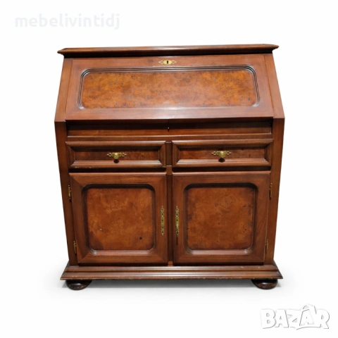 Старинно писалище тип „секретер“, изработено от масивно дъбово дърво