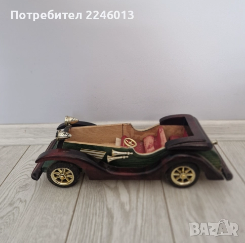 Винтидж кола-кабрио 