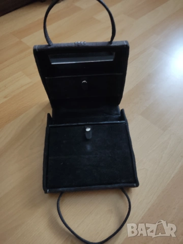 Кутии за бижута, очила-стъклени, кожени, велур, ратан, снимка 4 - Други - 53764018