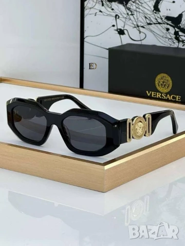 очила с калъф christian dior versace , снимка 4 - Слънчеви и диоптрични очила - 50409073