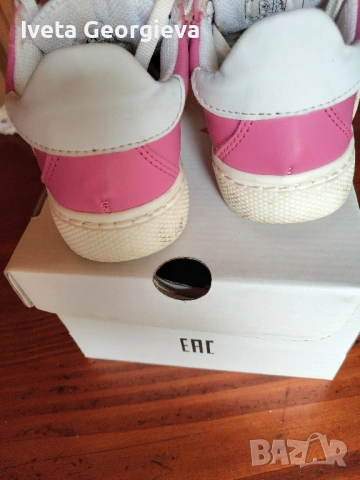 детски розави кецове GUESS, снимка 3 - Детски маратонки - 51630580
