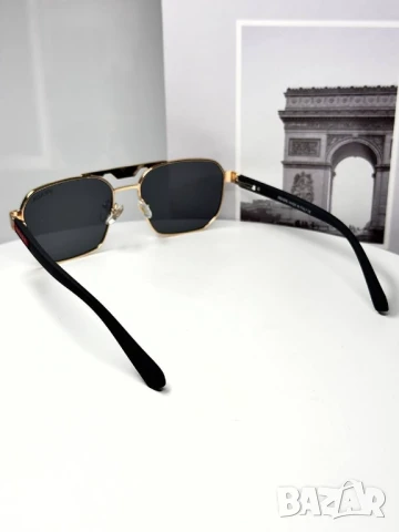 очила с калъф prada , снимка 2 - Слънчеви и диоптрични очила - 50572967