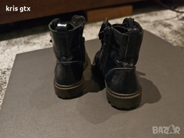 Стилни лачени боти с панделка № 24 – Тъмносини много запазени, снимка 5 - Детски боти и ботуши - 53484867